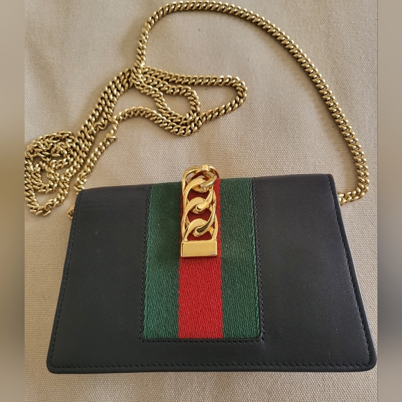 Gucci Mini Bag in Black and Green with Gold Chain - Picture 3 of 7